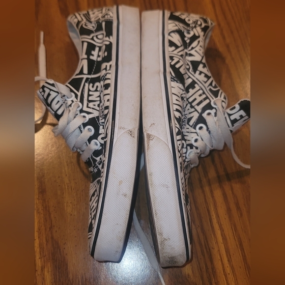 Mens size 8.5 Van's Era iconic script skates. - Picture 6 of 9